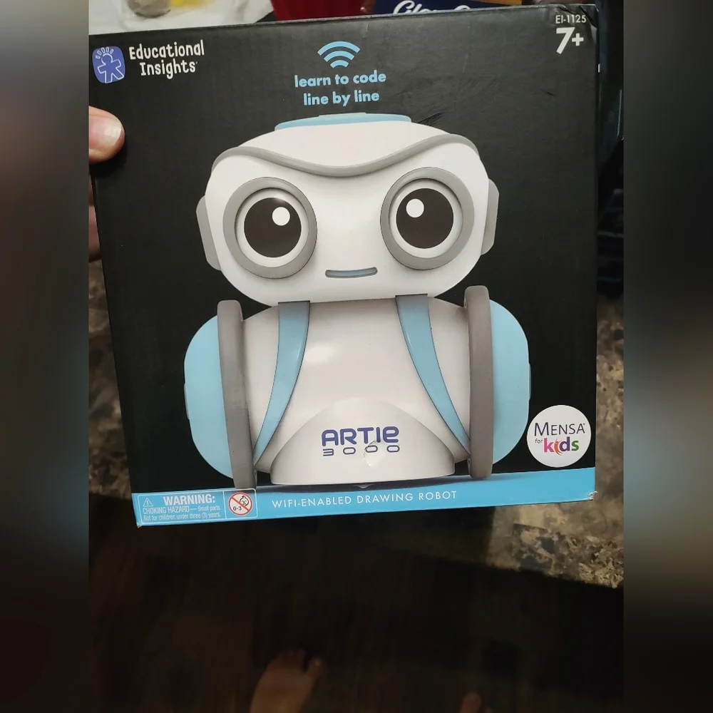 Artie 3000 Coding Bot - Picture 1 of 2